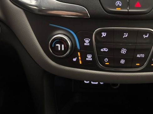 Used 2022 Chevrolet Equinox LT w/ Driver Convenience Package image 30