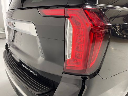 Used 2023 GMC Yukon XL Denali w/ Advanced Technology Package image 14