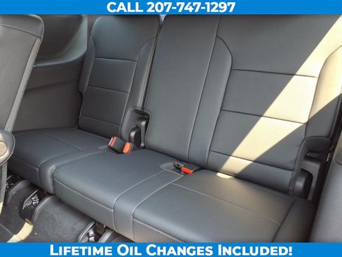 New 2026 Chevrolet Traverse LT w/ Sun and Wheel Package AWD/4WD image 16