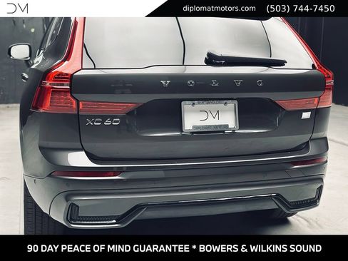 Used 2024 Volvo XC60 T8 Ultimate AWD/4WD image 16