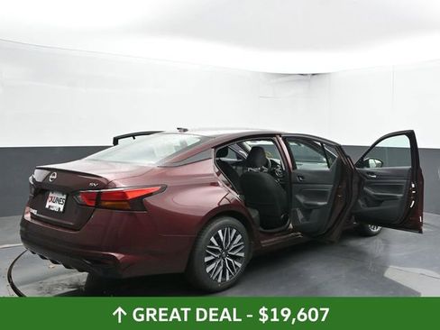 Used 2024 Nissan Altima 2.5 SV image 57