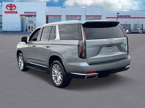 Used 2023 Cadillac Escalade Premium Luxury w/ Performance Package image 5