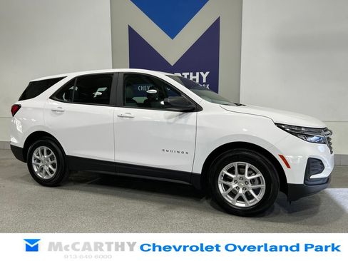 Used 2024 Chevrolet Equinox LS image 3