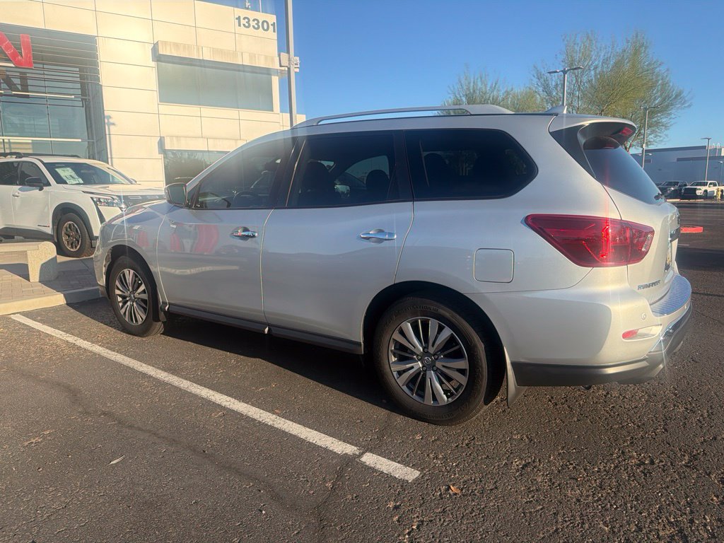 Certified 2020 Nissan Pathfinder SV FWD image 5