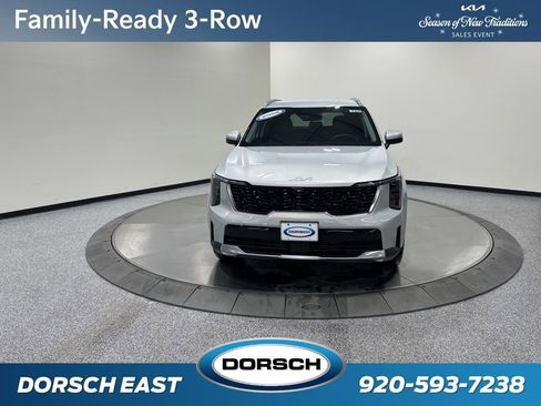 New 2026 Kia Sorento S image 2