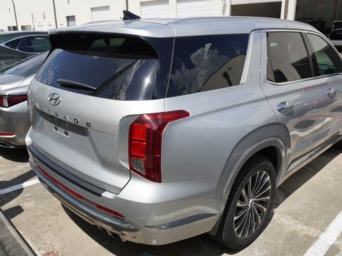 Used 2023 Hyundai Palisade Calligraphy w/ Cargo Package FWD image 5