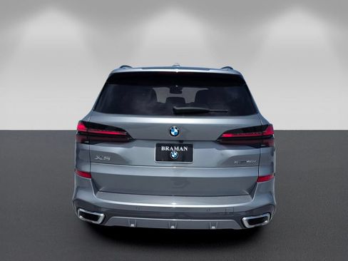 Certified 2025 BMW X5 sDrive40i w/ M Sport Package RWD image 5