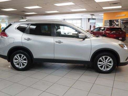 Used 2015 Nissan Rogue SV AWD/4WD image 13