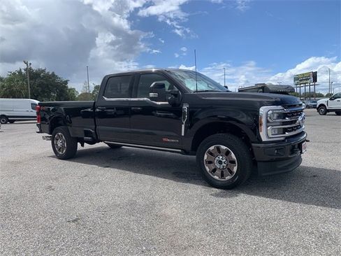 Used 2025 Ford F350 King Ranch w/ FX4 Off-Road Package image 2