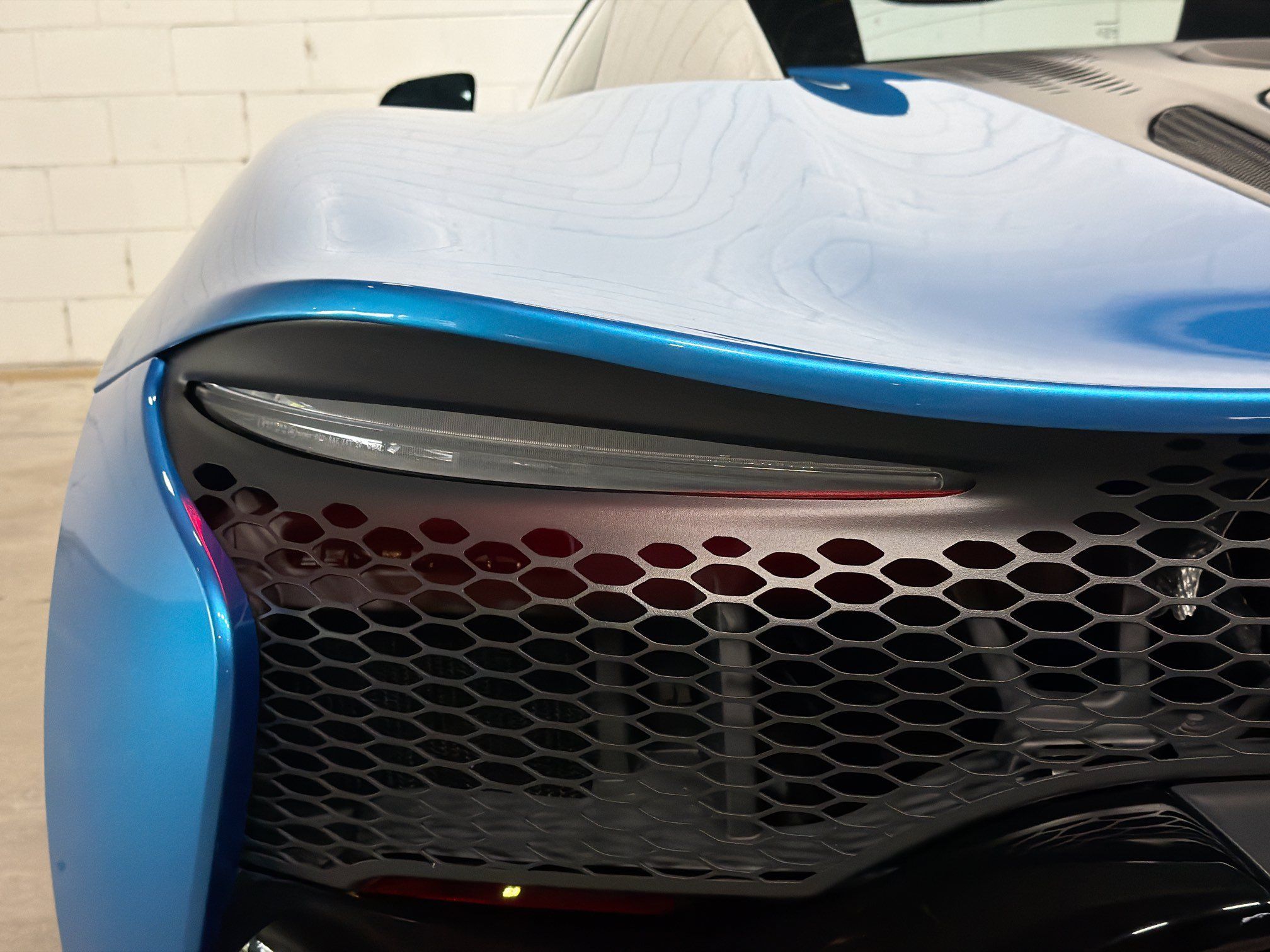 Used 2023 McLaren Artura RWD image 11