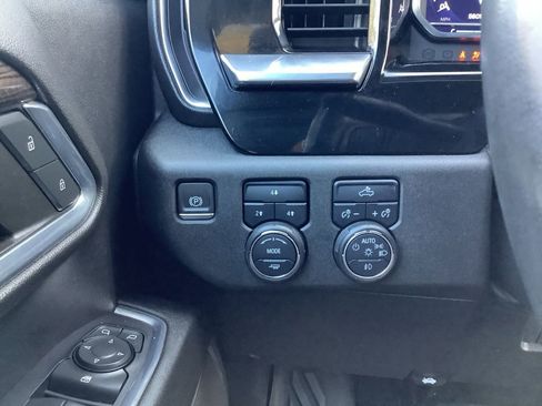 Used 2024 Chevrolet Silverado 2500 LT image 11