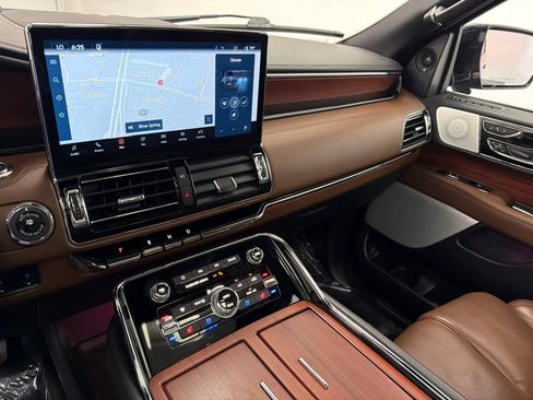 Certified 2023 Lincoln Navigator L Reserve AWD/4WD image 28