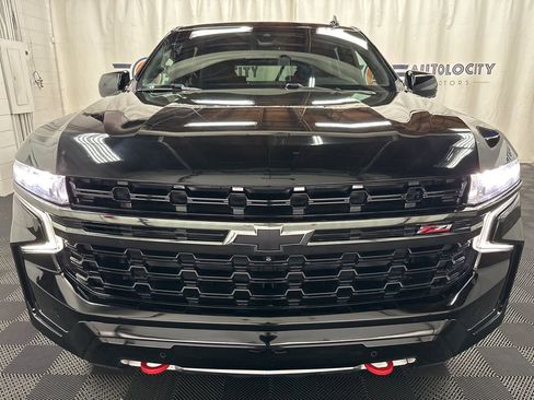 Used 2022 Chevrolet Tahoe Z71 w/ Luxury Package AWD/4WD image 3