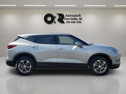Used 2025 Chevrolet Blazer LT AWD/4WD image 6
