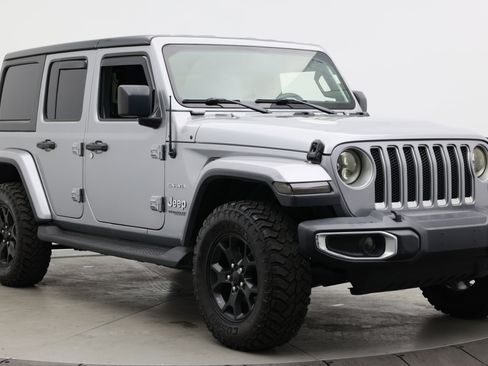 Used 2020 Jeep Wrangler Unlimited Sahara AWD/4WD image 3