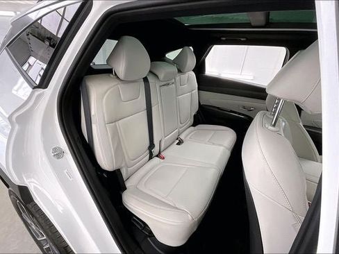 Certified 2025 Hyundai Tucson Limited AWD/4WD image 19