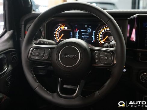 Used 2026 Jeep Wrangler Unlimited Rubicon AWD/4WD image 18