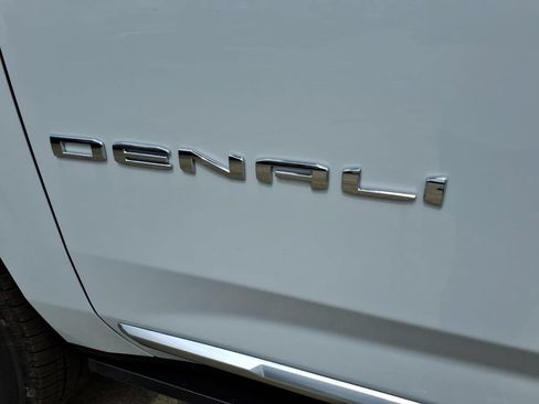 New 2026 GMC Yukon Denali w/ Denali Reserve Package AWD/4WD image 10