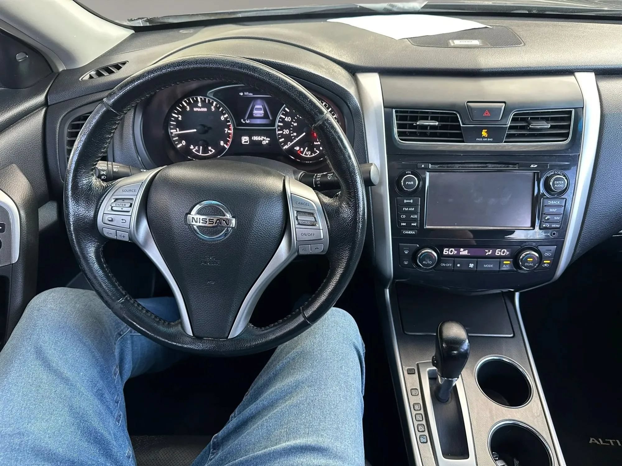 Used 2013 Nissan Altima 2.5 SL w/ Technology Pkg FWD image 6