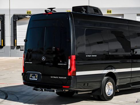 Used 2023 Mercedes-Benz Sprinter 3500 image 14