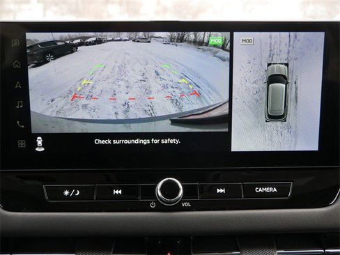 New 2025 Mitsubishi Outlander SE image 9