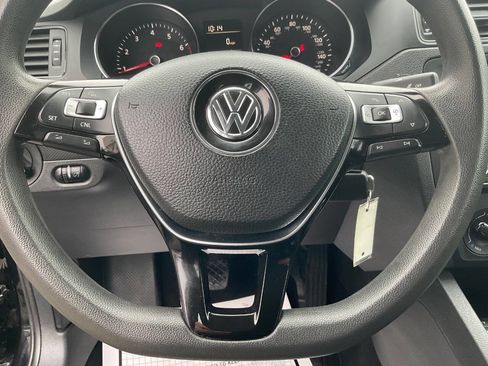 Used 2016 Volkswagen Jetta S image 14