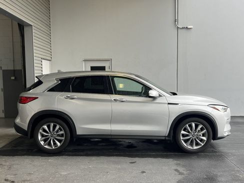 Used 2021 INFINITI QX50 Luxe AWD/4WD image 2