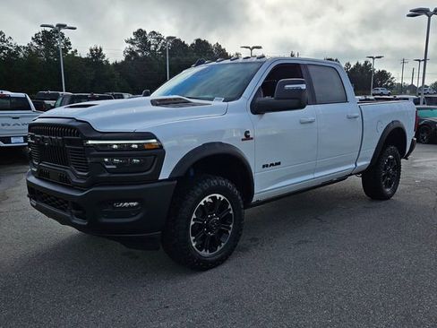 New 2026 RAM 2500 4x4 Crew Cab image 3