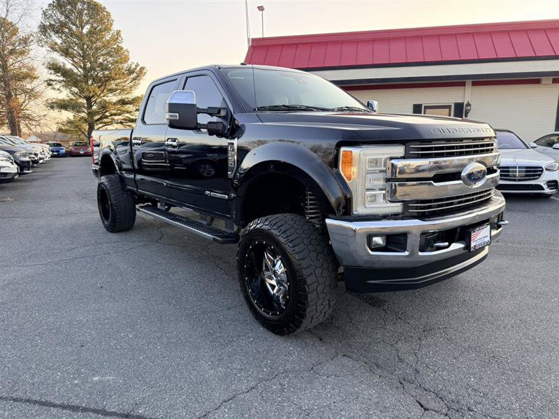 Used 2017 Ford F250 Lariat w/ Lariat Ultimate Package AWD/4WD image 3