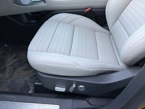 New 2026 Lincoln Nautilus Reserve image 10