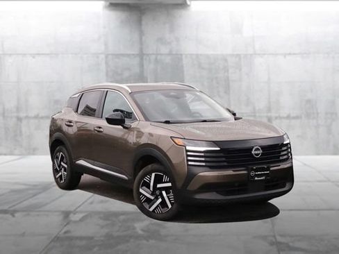Certified 2026 Nissan Kicks SV FWD image 2