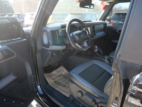 Used 2022 Ford Bronco Black Diamond w/ Sasquatch Package image 11