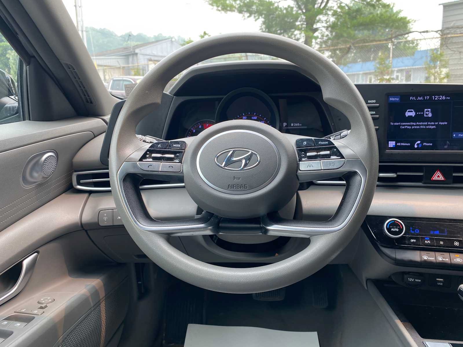 Used 2022 Hyundai Elantra SEL FWD image 16