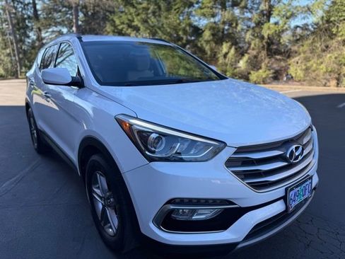Used 2017 Hyundai Santa Fe Sport image 3