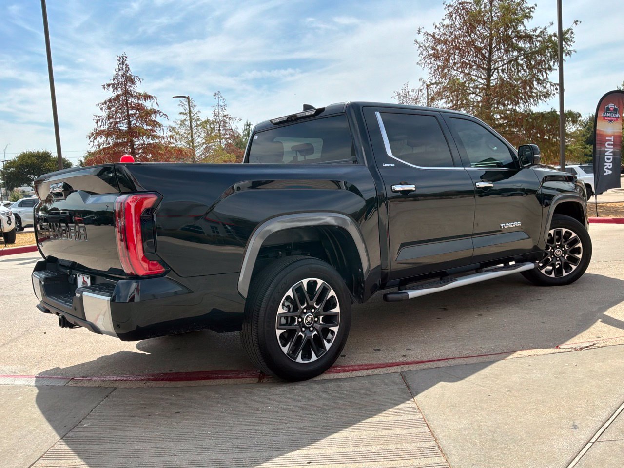 Used 2023 Toyota Tundra Limited AWD/4WD image 6
