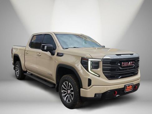 Used 2022 GMC Sierra 1500 AT4 w/ Technology Package AWD/4WD image 1