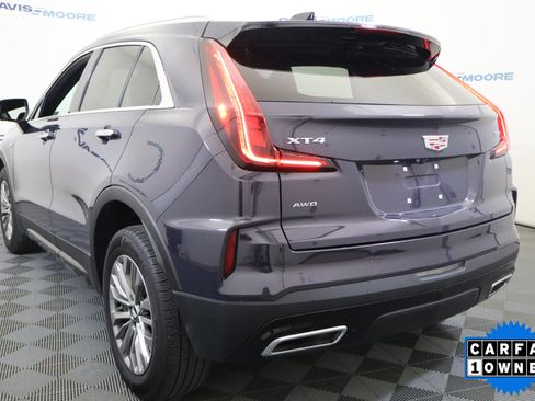 Used 2025 Cadillac XT4 Premium Luxury image 9