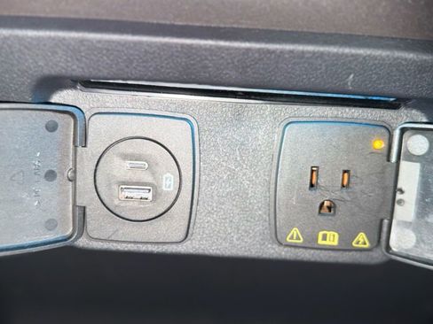 Used 2023 Ford F150 Lariat image 92