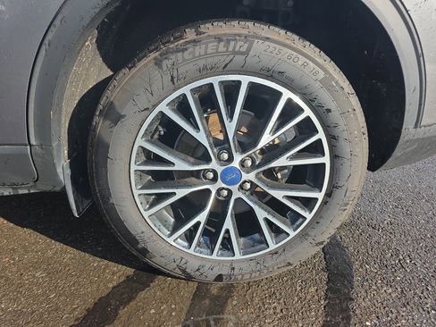 Used 2022 Ford Escape SEL w/ Technology Package image 12