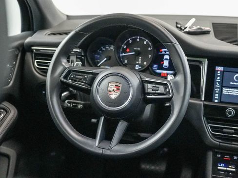 Certified 2026 Porsche Macan AWD/4WD image 16