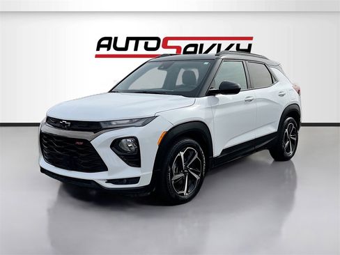 Used 2021 Chevrolet TrailBlazer RS w/ Technology Package image 3