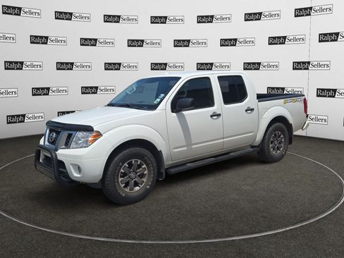 Used 2017 Nissan Frontier Desert Runner RWD image 2