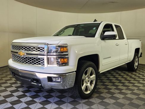Used 2015 Chevrolet Silverado 1500 LT w/ LT Convenience Package AWD/4WD image 3
