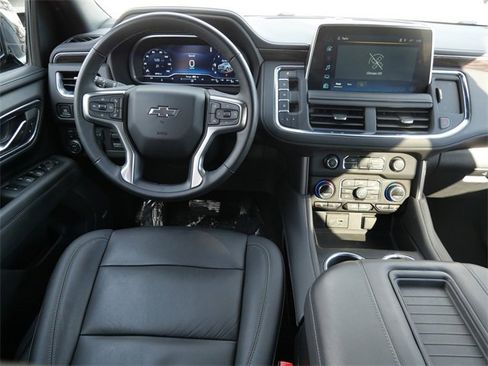 Used 2023 Chevrolet Suburban Z71 w/ Z71 Off-Road Package image 16