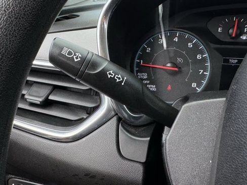 Used 2019 Chevrolet Equinox LS FWD image 24