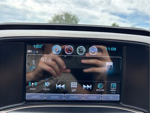 Used 2019 GMC Sierra 2500 Denali w/ Duramax Plus Package AWD/4WD image 32