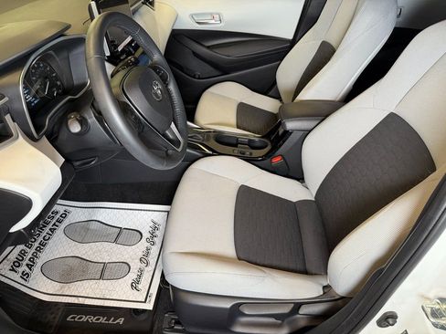 Used 2023 Toyota Corolla SE image 18