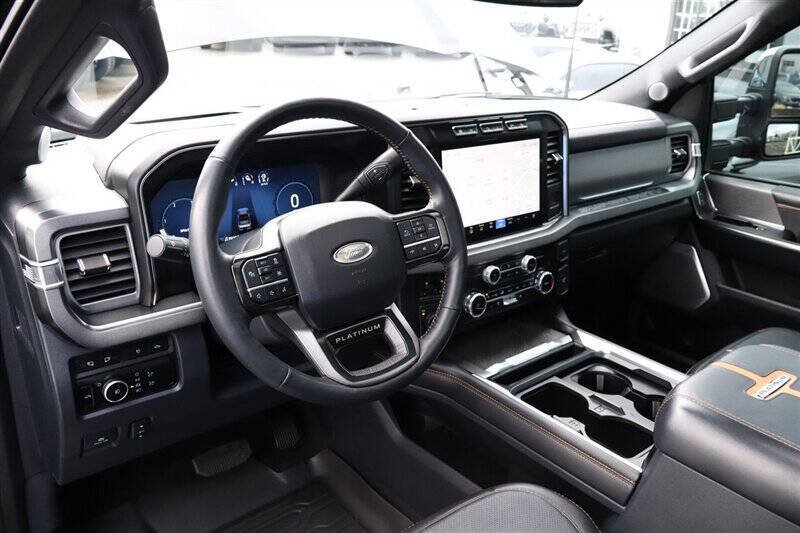 Used 2024 Ford F350 Platinum w/ Tremor Off-Road Package AWD/4WD image 15