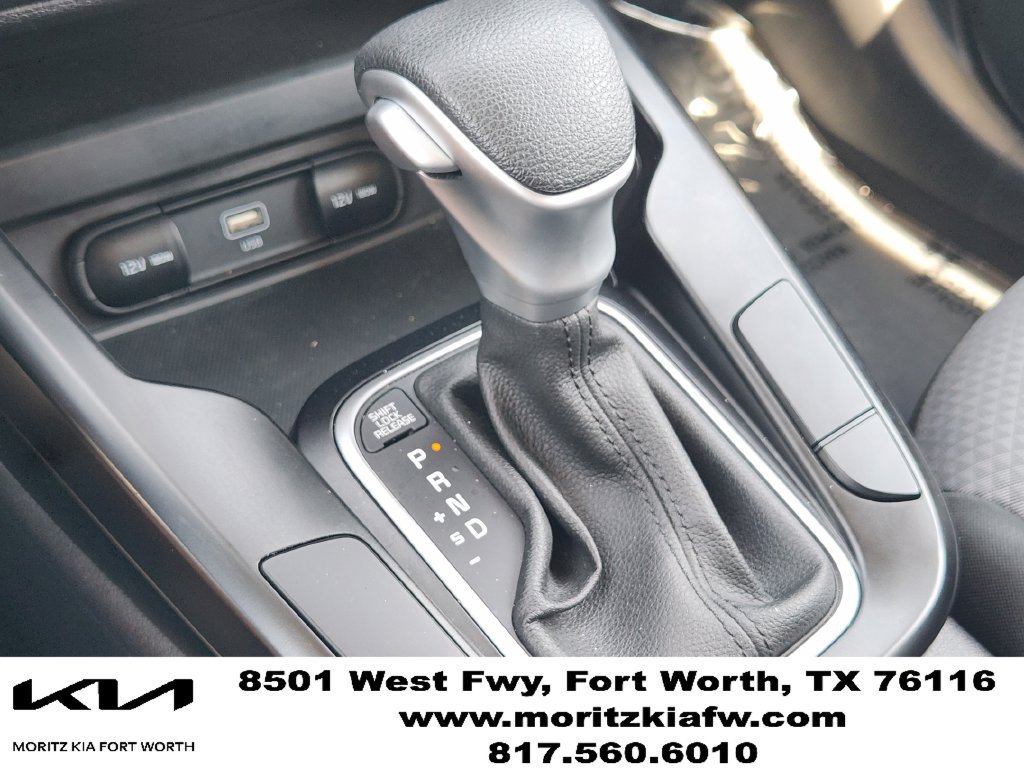 Used 2025 Kia Soul LX w/ LX Technology Package FWD image 24
