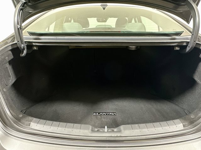 Used 2020 Hyundai Elantra Limited FWD image 30